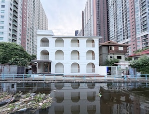 Exterior - Vela Canal Airport Link Access (Bangkok)