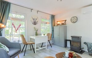 Dining area - Boschalet Highlander rest (Hattemerbroek)