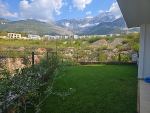 Property grounds - Turquoise Poolside Thymus Resort (Dhërmi)