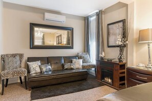 Living area - The Branson Hotel (Branson)