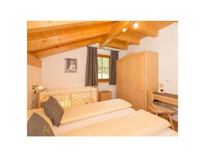 Room - Alpine Rose on the Mahrhof (Monguelfo)