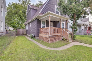 Interior - 2 Mi to Dtwn! Sleek Home w/ Yard in Grand Rapids (Grand Rapids)
