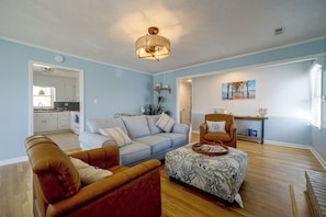 Interior - Salty Chateau Home w/ Ocean Views, Surf City (Holly Ridge)