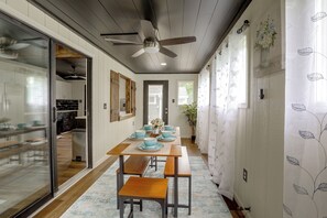 Interior - Lake Milton Retreat, 1 Mi to the Water (Lake Milton)