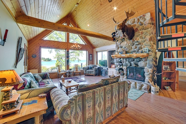 Front of property - Upscale Beachfront Log Home on Lake Huron Shores (Drummond Island)