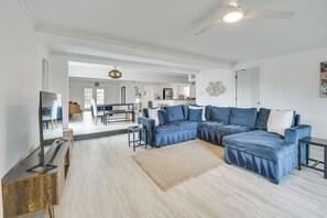 Interior - San Angelo Lake Escape: Dock & Fire Pit (San Angelo)