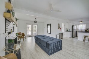 Interior - San Angelo Lake Escape: Dock & Fire Pit (San Angelo)