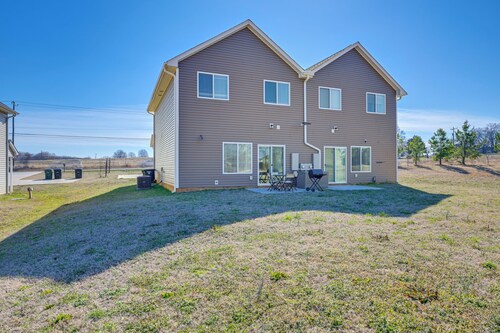 Concord 6BR Townhome Duo: 5 Mi to Motor Speedway
