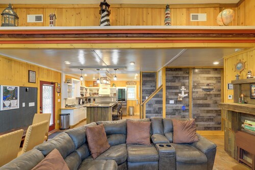 Harbour View - Lake Cabin w/ Game Room & Fire Pit
