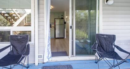 Ocean Shores Getaway: Short Walk to Beach & Dining