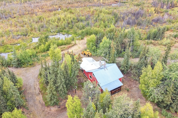 Front of property - 'the Beaver's Den' Cozy 4BR Alaska Cabin (Nenana)
