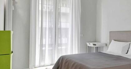 Apartment in Milan With Balcony and Wi-fi