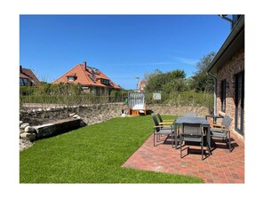 Outdoor dining - Holiday Home in Juist With Swimming Pool (Juist)