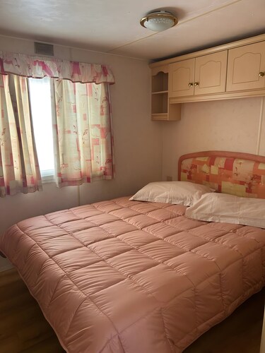 Mobile Home 'Chalet Bougainvillea' with Mountain View, Wi-Fi and Air Conditioning