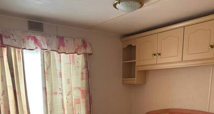 Mobile Home 'Chalet Bougainvillea' with Mountain View, Wi-Fi and Air Conditioning