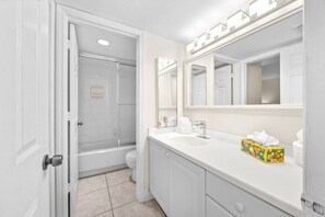 Bathroom - Xbeach Villa 2516-oop Honor Bookings 1 Bedroom Condo (Captiva)
