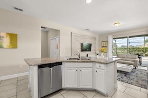 Interior - 5 Bed With Privacy Hedges Around Pool & Spa 5 Bedroom Home (Davenport)