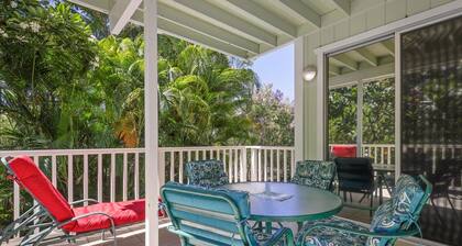 Makolea#21: Steps from the Beach, Beautifully Appointed 2 bedroom condo