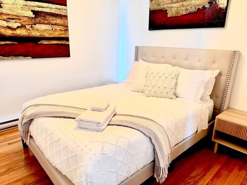 Le 926: Charming 8-Guest Stay in Limoilou