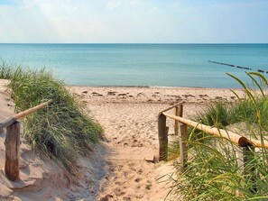 Beach - Holiday Apartment With 2 Bedrooms (Ostseebad Prerow)