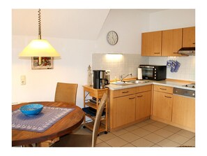 Dining - Holiday Apartment With 2 Bedrooms (Ostseebad Prerow)