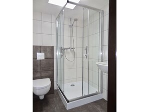 Bathroom - Holiday Home With 2 Bedrooms (Oostkapelle)
