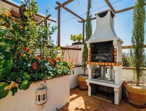 Terrace/patio - Casa Jazmines Sea View Terrace, Jacuzzi, BBQ (Benamargosa)