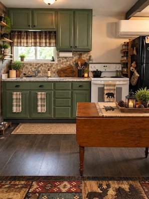 Private kitchen - Cozy 1-bedroom near letchworth on silver lake community (Castile)