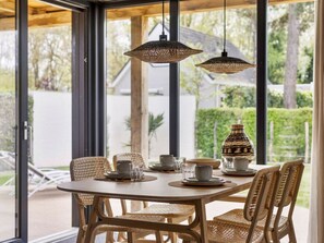 Dining - Holiday Home in Renesse With Wi-fi (Renesse)
