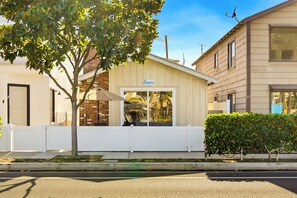 Exterior - Short Walk To Sand Prefect For Families, Lrg Patio (Newport Beach)