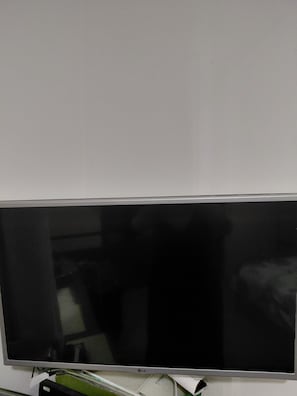 Television - Vrbo Property (Niterói)