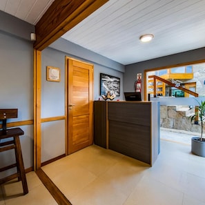 Lobby - Del Sauco Apart and Spa (San Martín de los Andes)