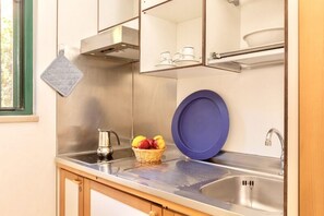 Private kitchen - Argentario Giglio, Superior Two-Bedroom Apartment, Sleeps 4 (Albinia)