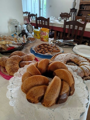 Dining - B&b 'Le Colline Di Paestum' with Wi-Fi and Air Conditioning (Capaccio Paestum)