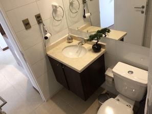 Bathroom - Viña Lounge (Vina del Mar)