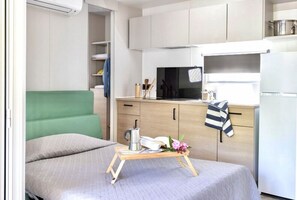 Room - Argentario Superior Mobile Home, Sleeps 5 (Albinia)