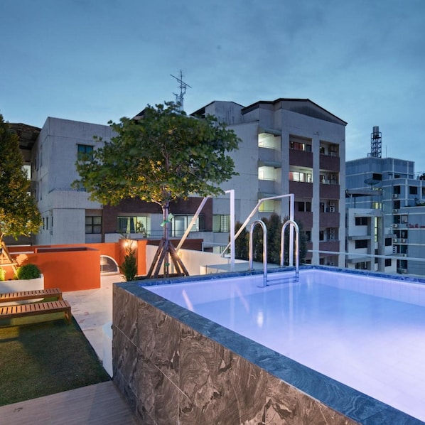 Pool - Hotel Papa Ratchada-huai Khwang (Bangkok)