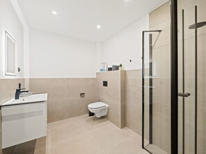Bathroom - Holiday Apartment With 1 Bedroom (Krummhoern)