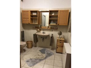 Bathroom - Borkum Again (Borkum)