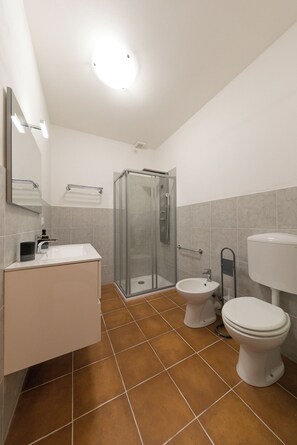 Bathroom - Casa Rurale – Elba Apartment, spacious with sea views (Toscana)
