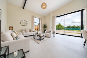 Living area - Luxury Escape in Nottinghamshire (Orston)