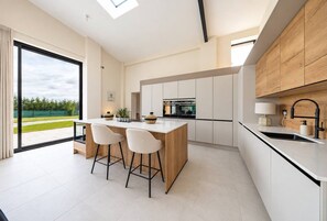 Private kitchen - Luxury Escape in Nottinghamshire (Orston)
