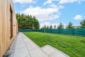 Property grounds - Luxury Escape in Nottinghamshire (Orston)