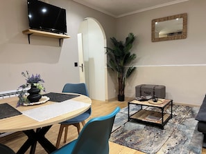Dining - Vrbo Property (Agde)