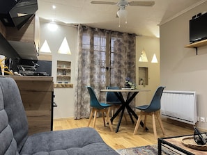 Living area - Vrbo Property (Agde)