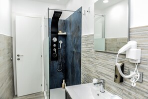 Bathroom - Vrbo Property (Catania)