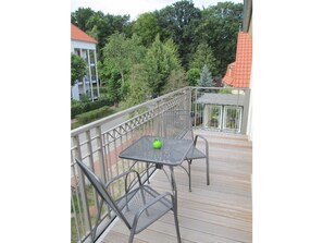 Outdoor dining - Holiday Apartment With 2 Bedrooms (Graal Mueritz)