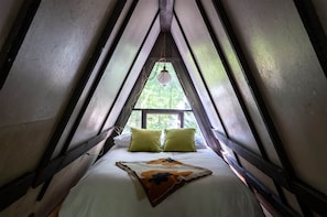 Room - Highland Haus - Cozy 70s Aframe - Lake Access (Stoddard)