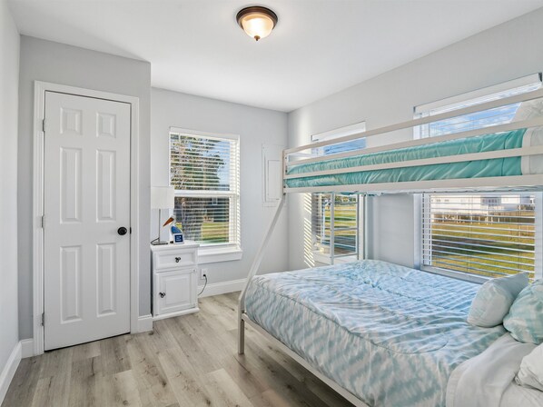 Second Bedroom - Twin/Full Bunk Bed - A-B-Sea Cottage | Spacious Deck, Backyard, & Outdoor Shower (Galveston)