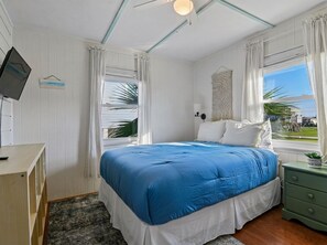 Second Bedroom - Queen Bed + Twin/Full Bunk Bed - Sea Shed | Spacious Deck + Community Pool (Galveston)